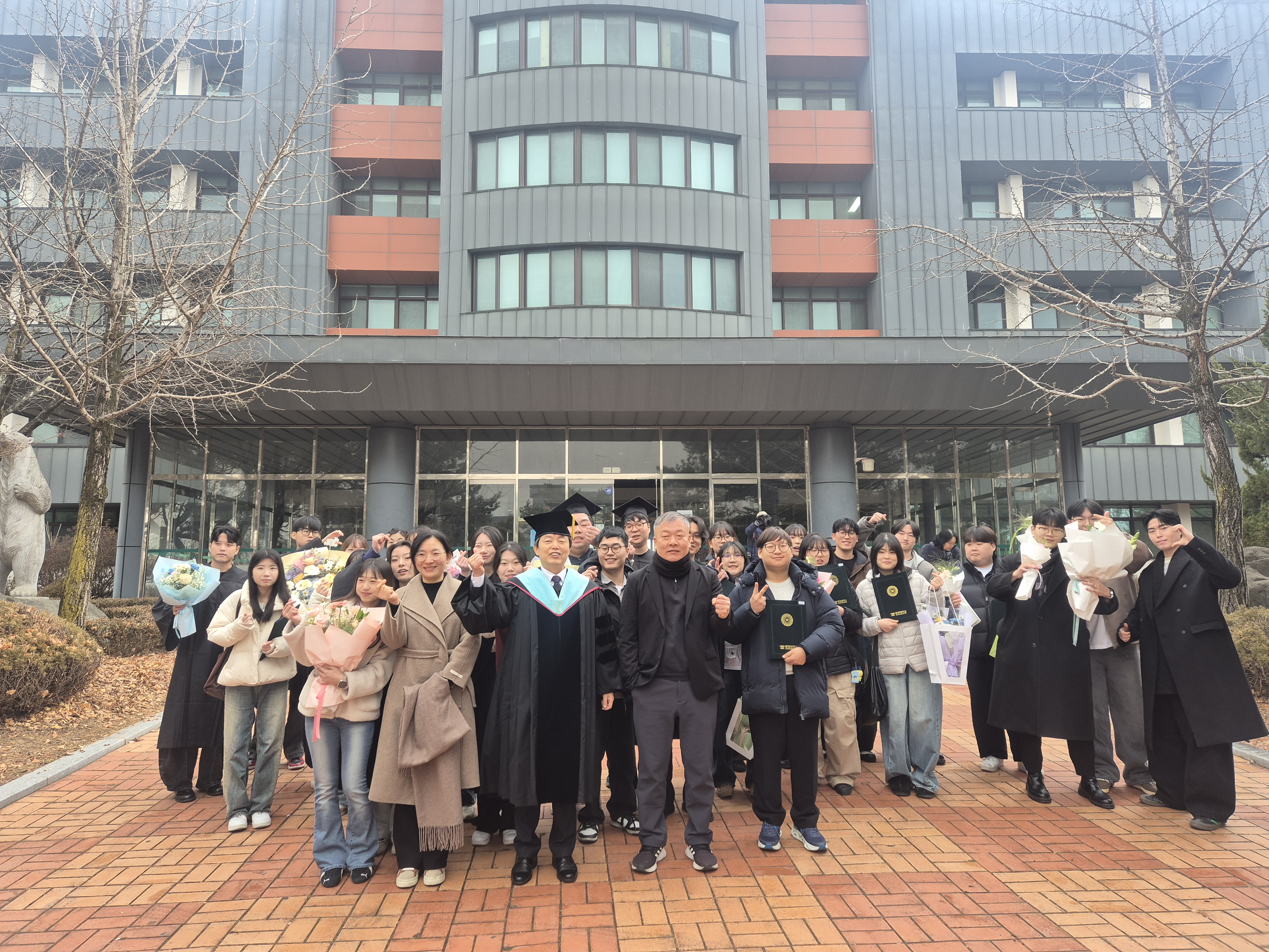 게시물의 1번째 이미지 - 하단 참조